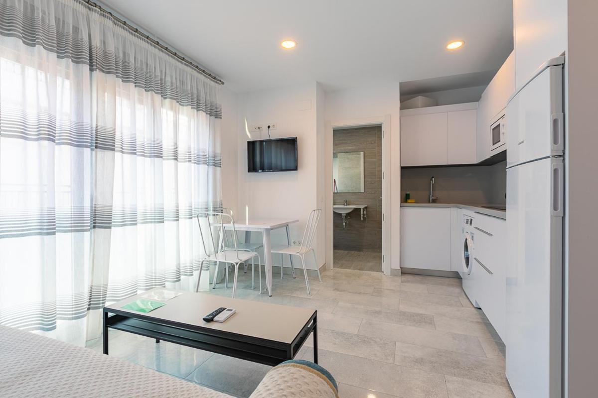 Apartamentos Guerrero 3 Torre Del Mar Exteriör bild