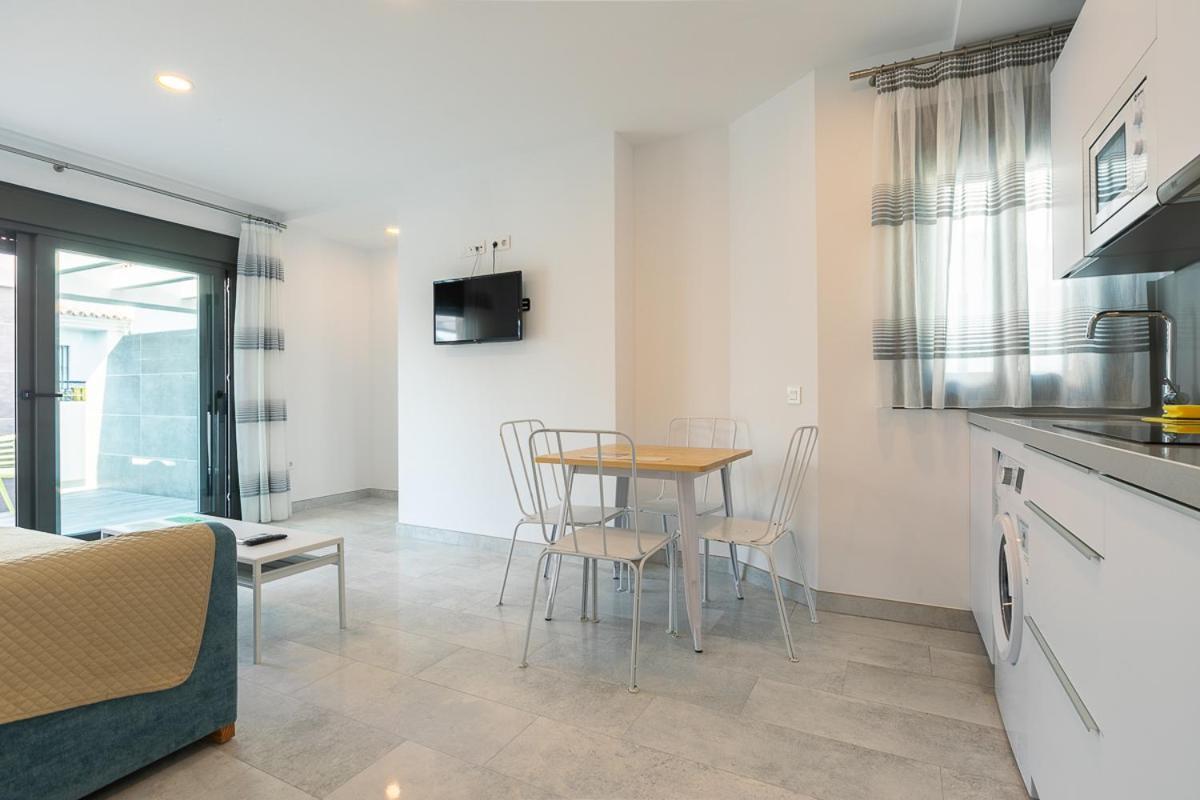Apartamentos Guerrero 3 Torre Del Mar Exteriör bild